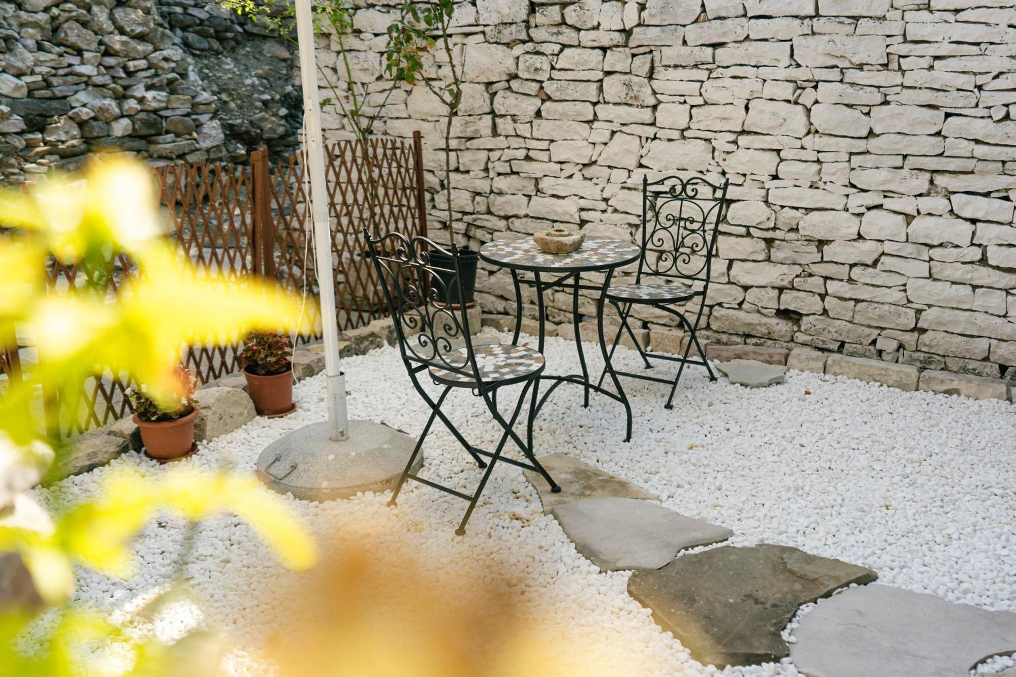 Petrichor Hotel จีโรคาสเตอร์ ภายนอก รูปภาพ