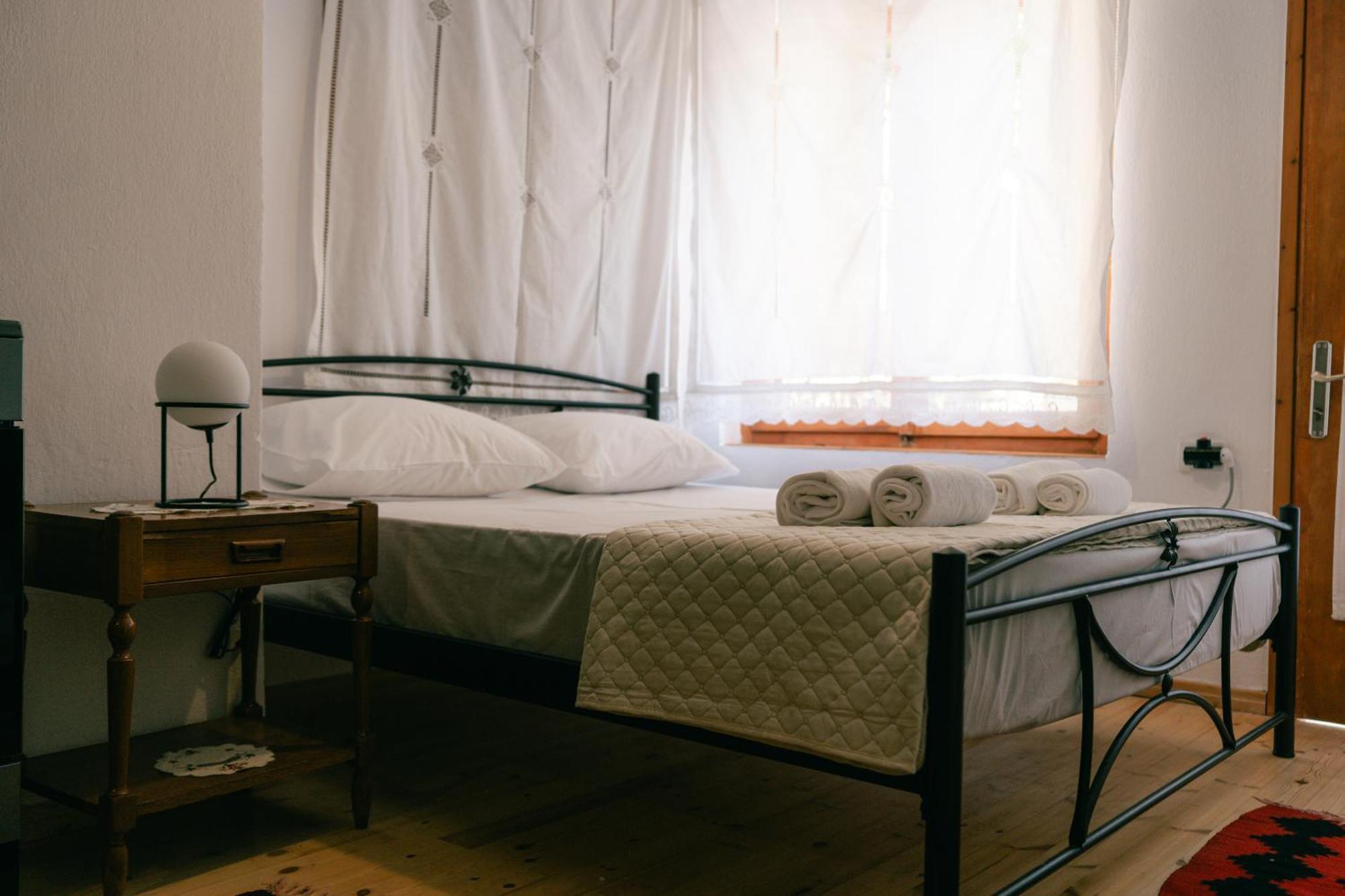 Petrichor Hotel จีโรคาสเตอร์ ภายนอก รูปภาพ